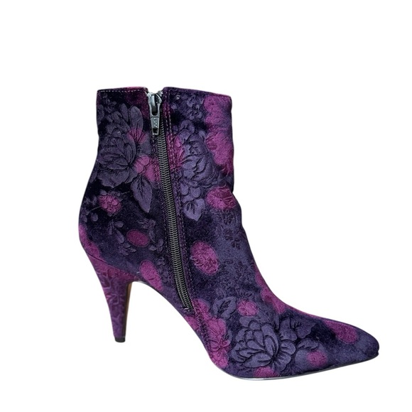 Vintage Velvet Pointed Ankle Bootie - Picture 2 of 6
